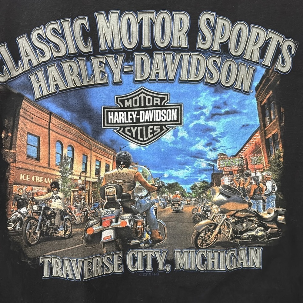 Harley-Davidson Classic Motor Sports T-shirt, Large, Traverse City, Michigan
